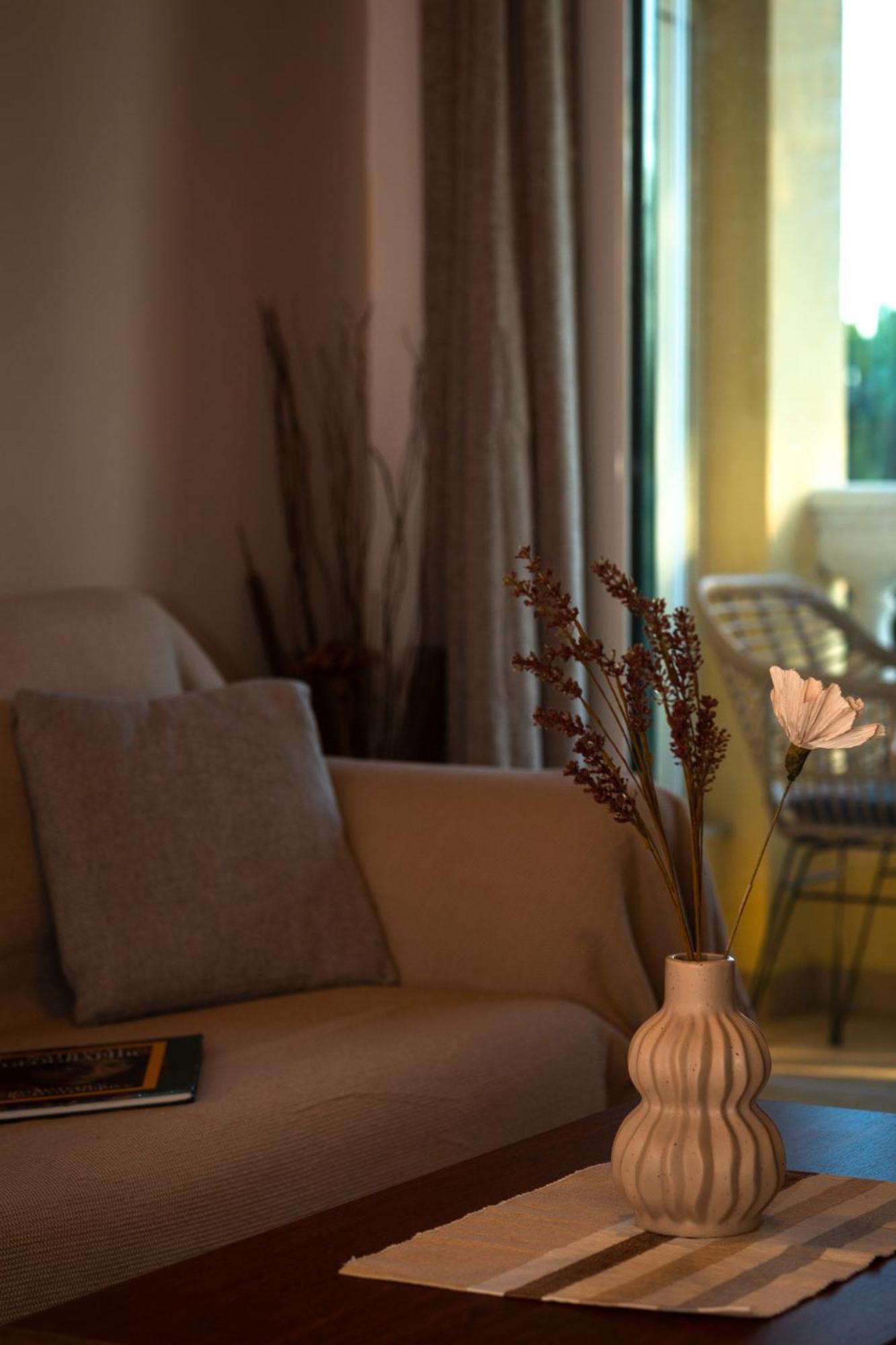 Stefanias Appartments Agios Matthaios  ภายนอก รูปภาพ