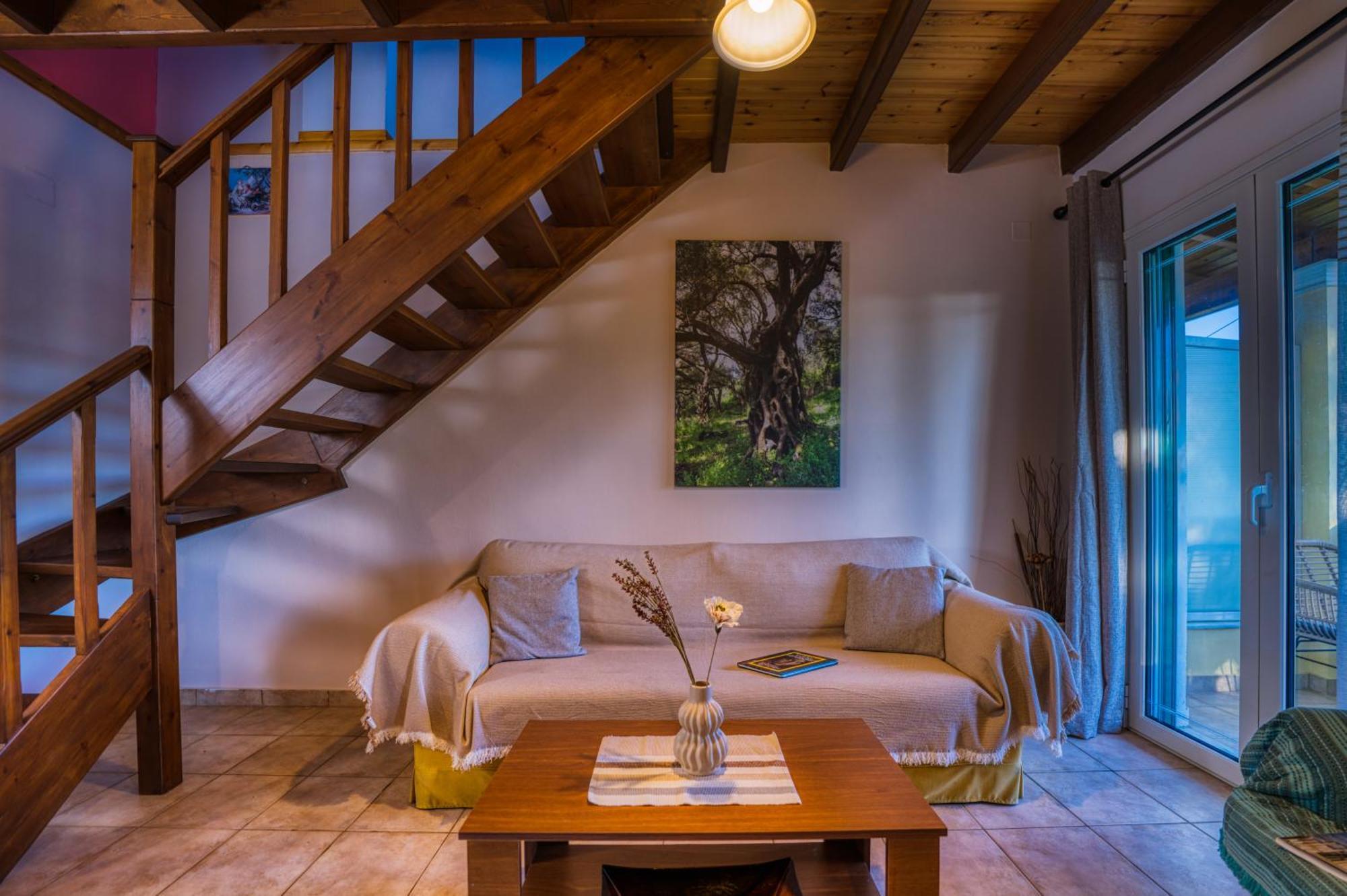 Stefanias Appartments Agios Matthaios  ภายนอก รูปภาพ