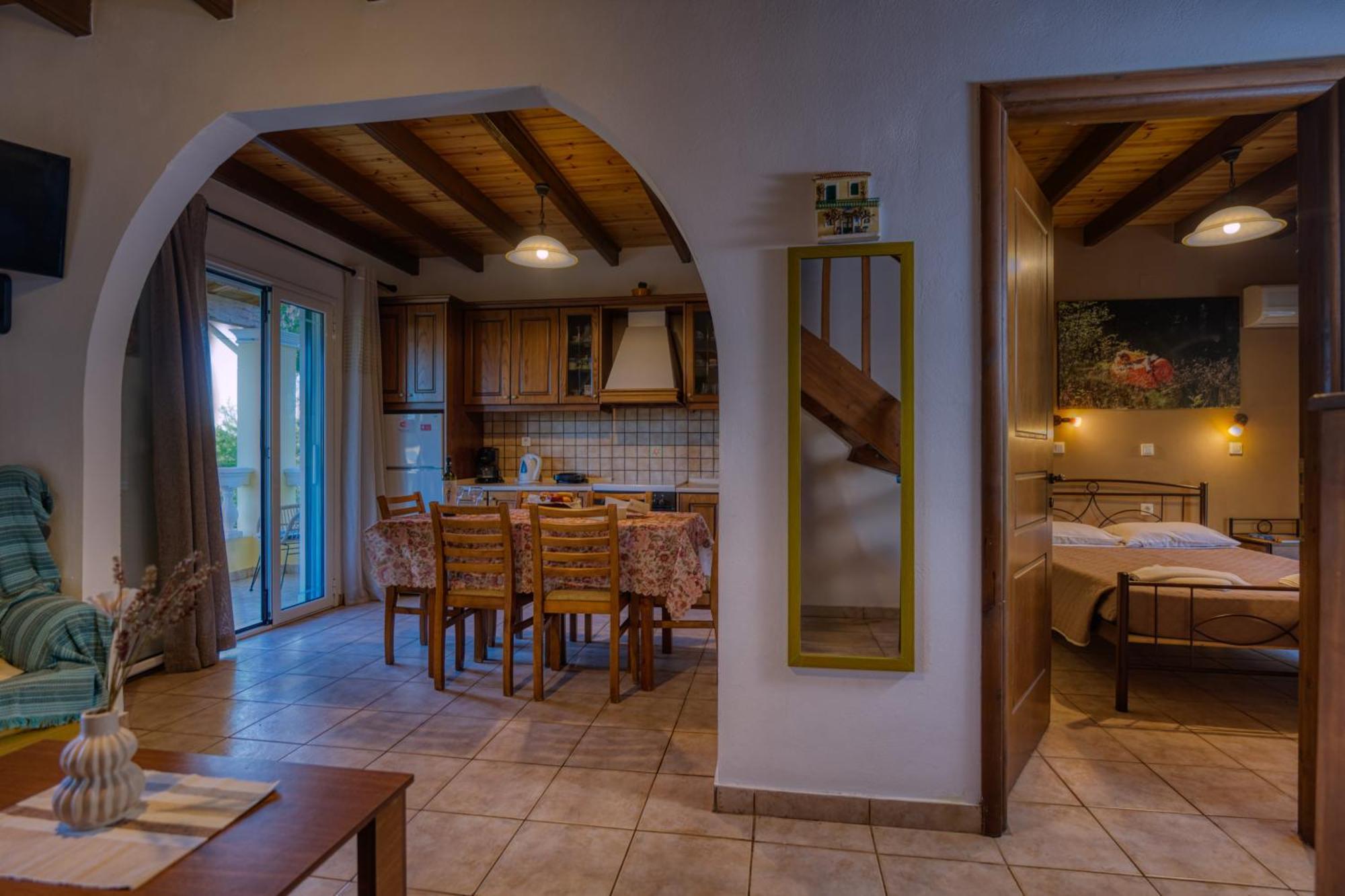 Stefanias Appartments Agios Matthaios  ภายนอก รูปภาพ