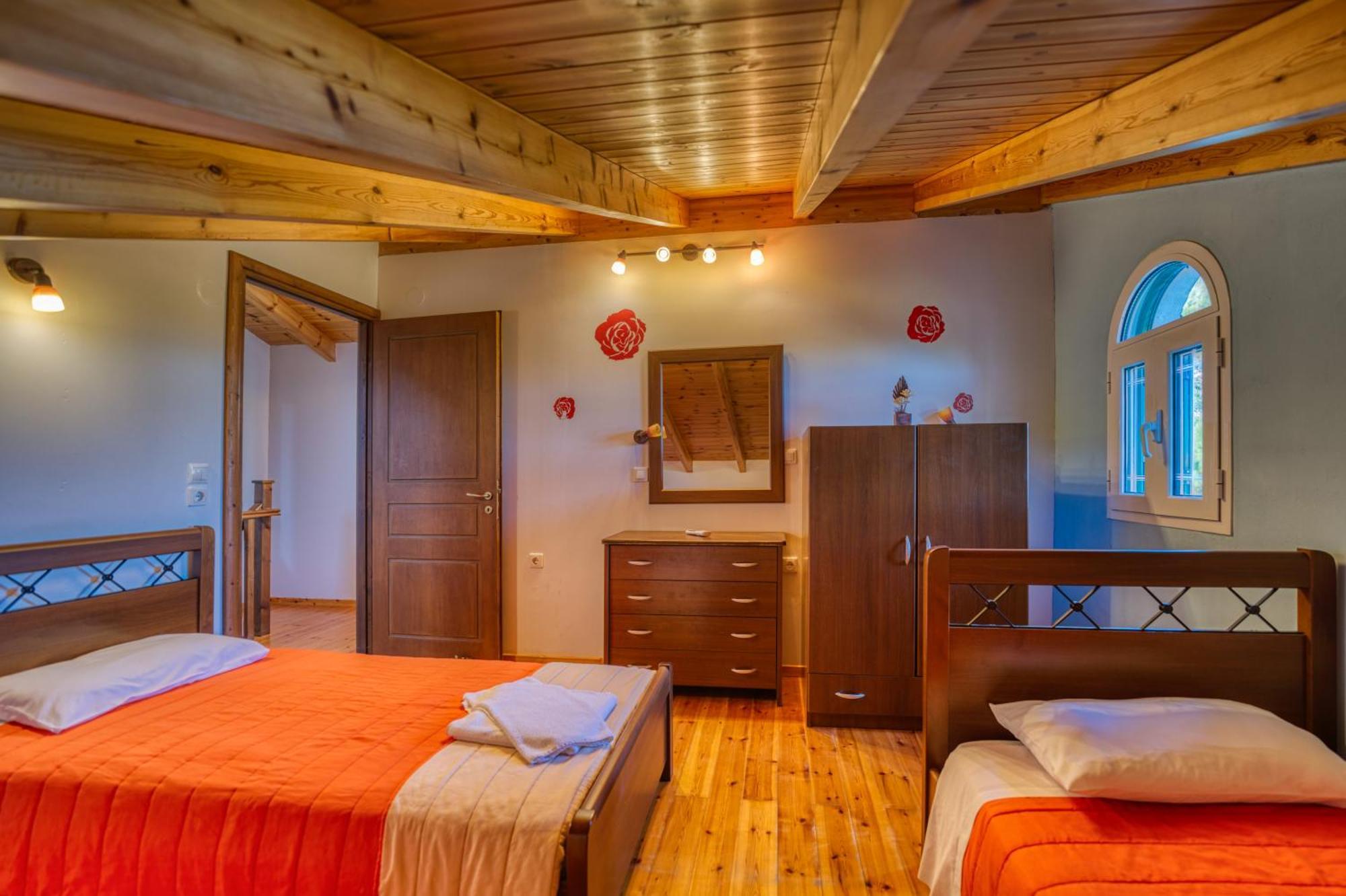 Stefanias Appartments Agios Matthaios  ภายนอก รูปภาพ