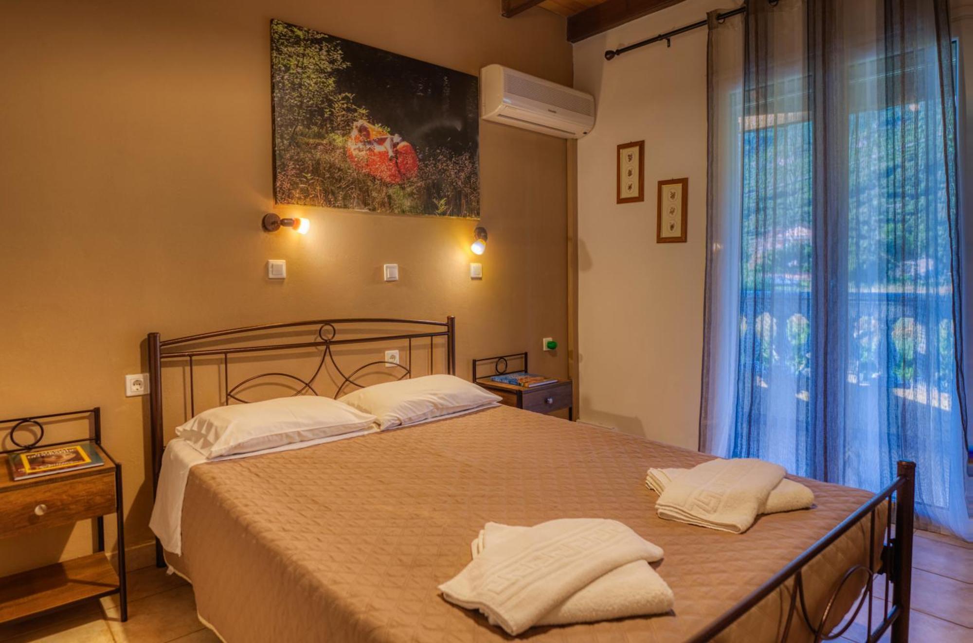 Stefanias Appartments Agios Matthaios  ภายนอก รูปภาพ
