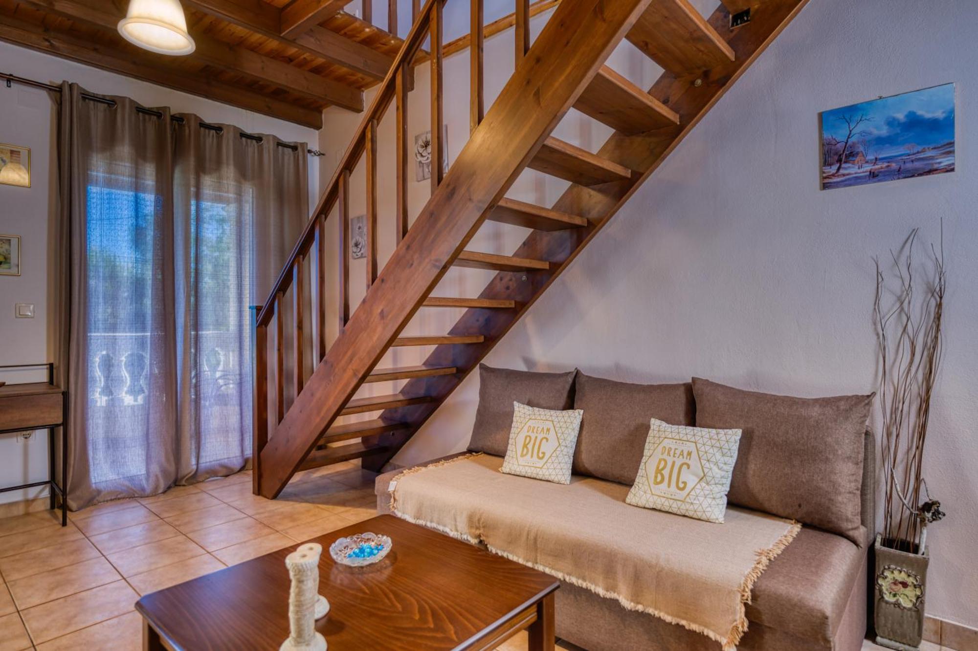 Stefanias Appartments Agios Matthaios  ภายนอก รูปภาพ