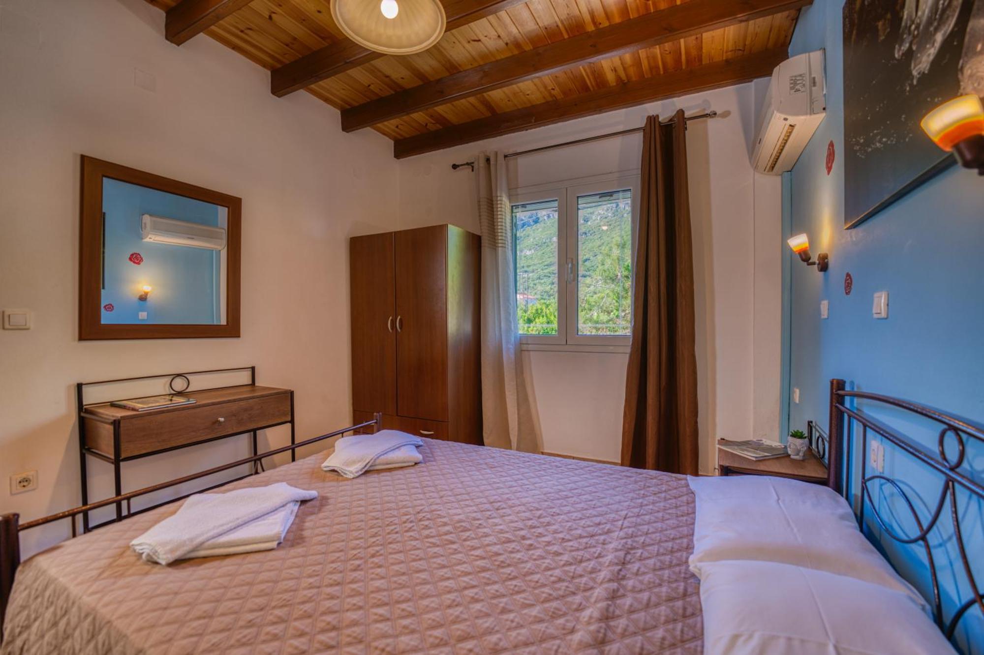 Stefanias Appartments Agios Matthaios  ภายนอก รูปภาพ