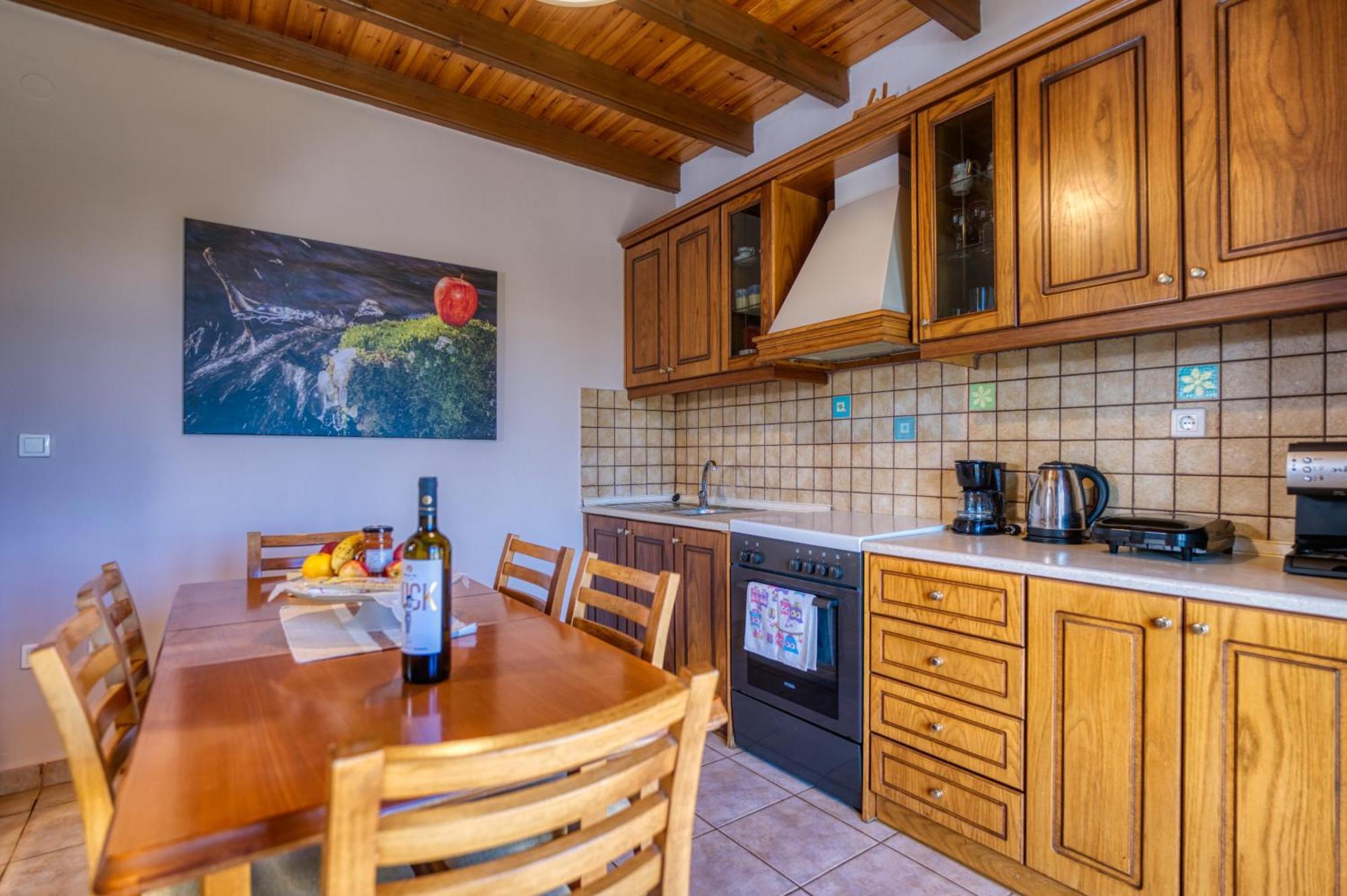 Stefanias Appartments Agios Matthaios  ภายนอก รูปภาพ