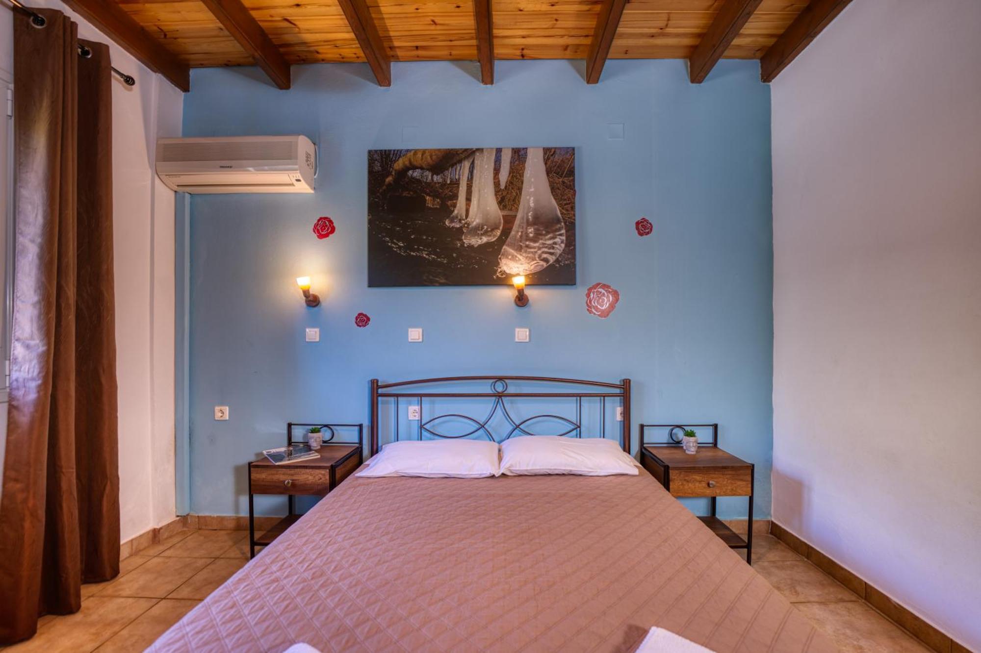 Stefanias Appartments Agios Matthaios  ภายนอก รูปภาพ