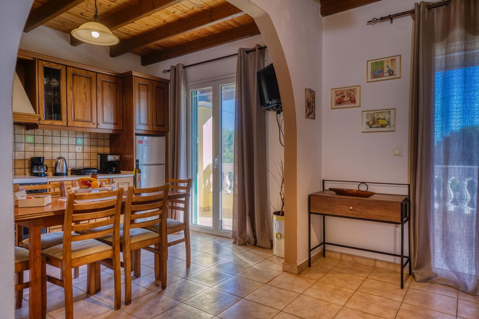 Stefanias Appartments Agios Matthaios  ภายนอก รูปภาพ