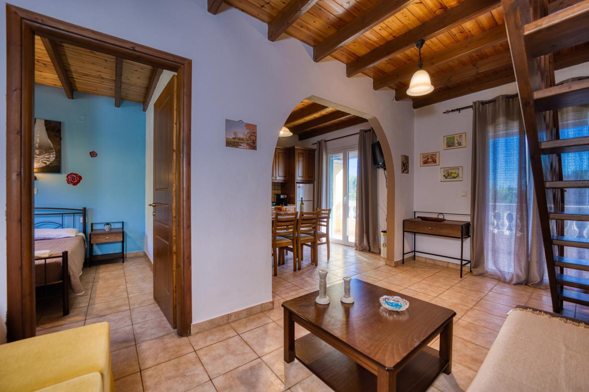 Stefanias Appartments Agios Matthaios  ภายนอก รูปภาพ